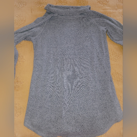Torrid Super Soft Plush Cowl Neck Raglan Tunic Sweatshirt - Picture 2 of 4
